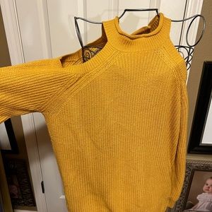 Mustard Womens cold shoulder lightweight sweater. Size medium